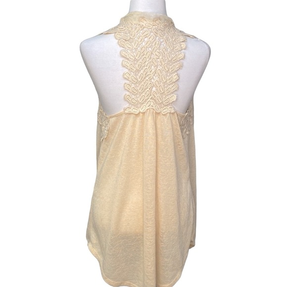 Altar’d State Lace Sleeveless Blouse - Picture 4 of 5
